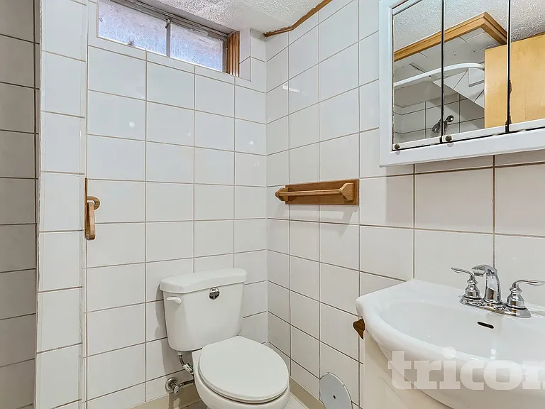 3068 Lydia Ct — Photo 4