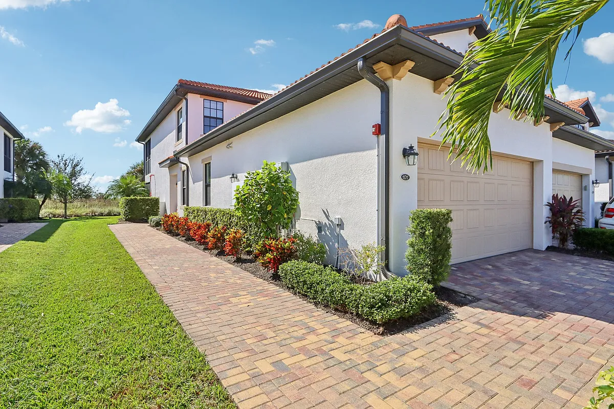 Building Photo - 1622 Oceania Dr S #101
