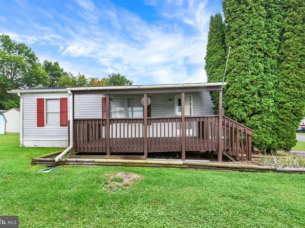 16 Siding Ln, Millersburg, PA 17061