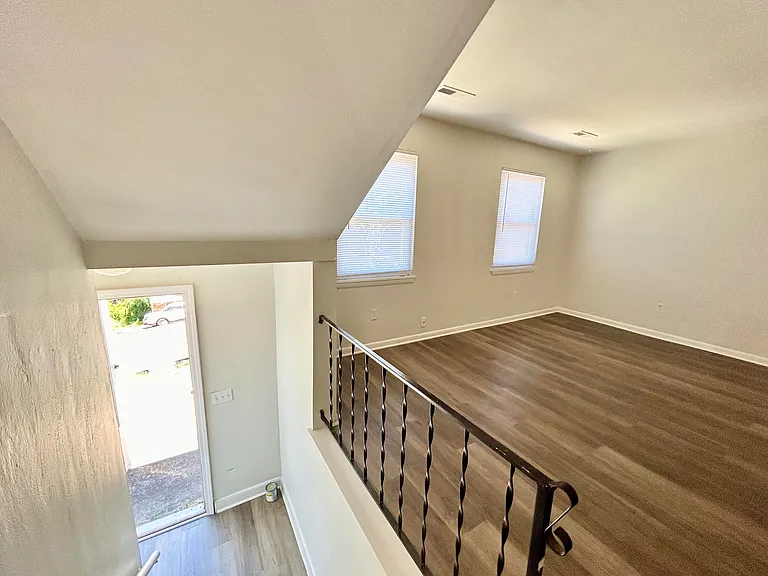 5335 Carolyn Cir — Photo 6