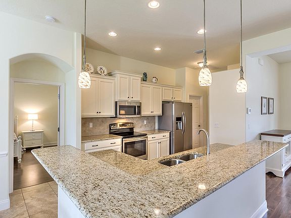 4th image of 513 Bacio St