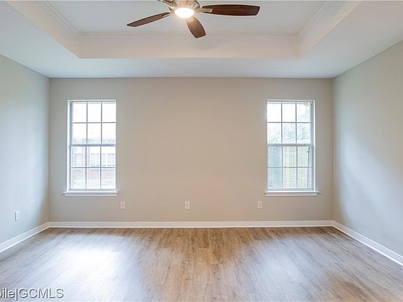5th image of 620 Lakeview Woods Dr