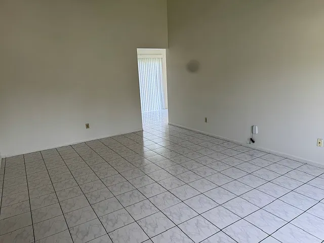 3 bed, 1238 sqft, $1,995 — Photo 3