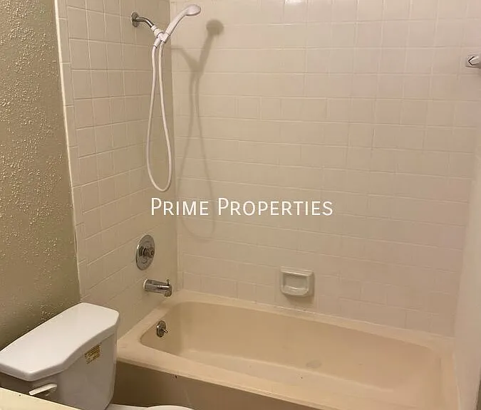 11300 Nicole Cv #B — Photo 11