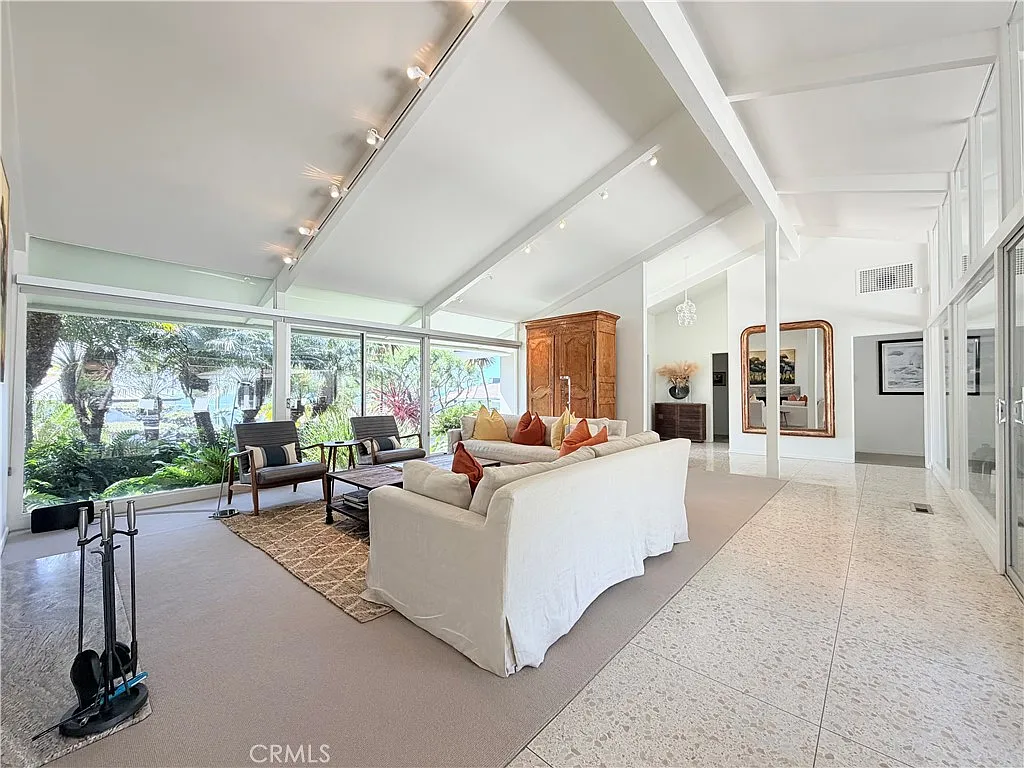 3 bed, 2973 sqft, $35,000 — Photo 3