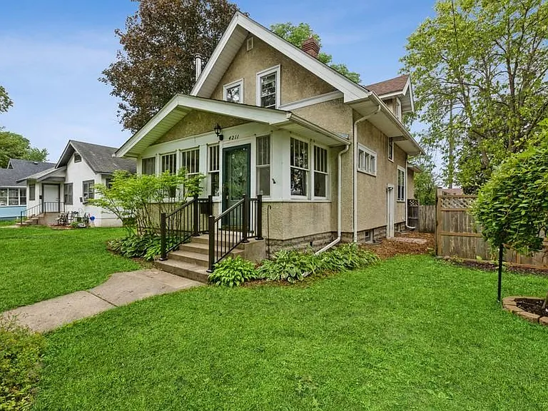 4211 James Ave N — Photo 2