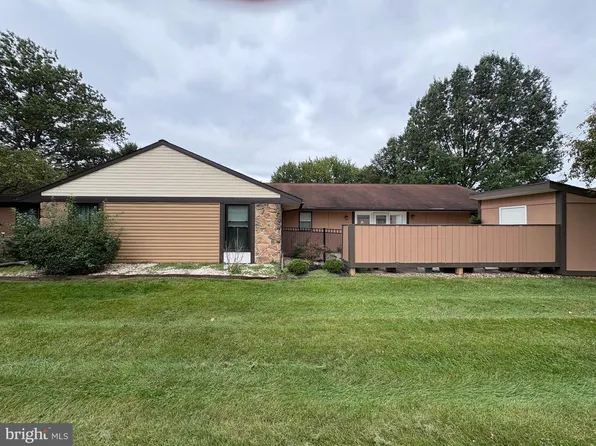 16 Abbey Ct #16, Carlisle, PA 17015