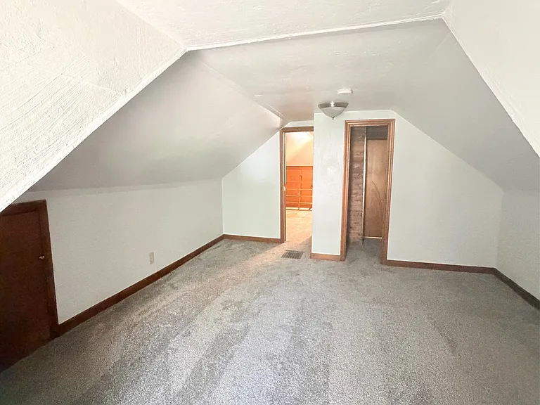 428 S Clemens Ave — Photo 21
