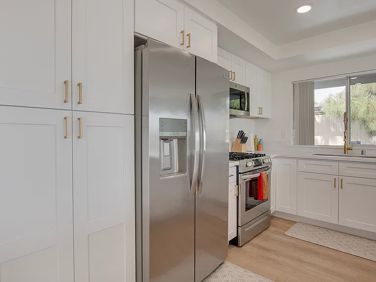 8143 La Jolla Scenic Dr N — Photo 11