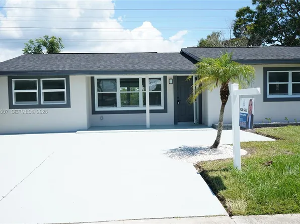311 Country Club Dr, Oldsmar, FL 34677