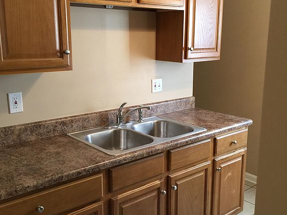 4th image of 4043 Forest View Dr