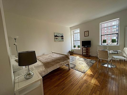 1st image of 154 W 70th St APT 4C