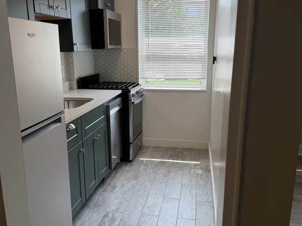 2011 6th St S APT 2, Arlington, VA 22204