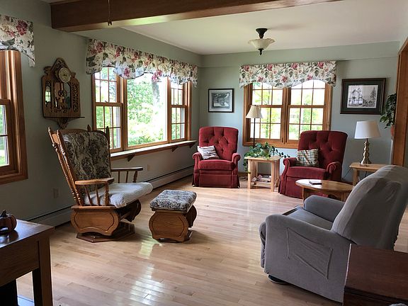 Living room - view 2