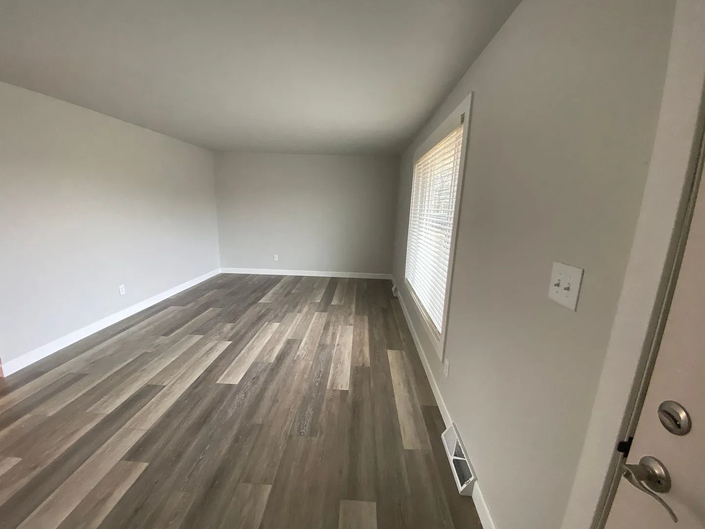 3 Bed 1 Bath Duplex — Photo 2