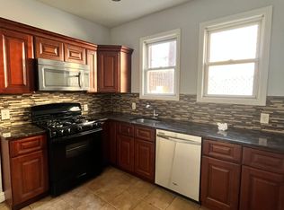124 Warner Ave #3, Jersey City, NJ 07305