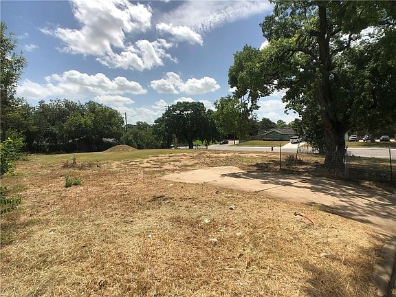 2nd image of 3302 E Martin Luther King Jr Blvd