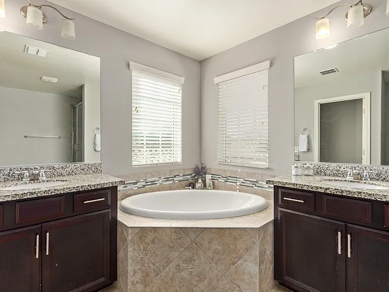 7919 S 8th Way — Photo 23