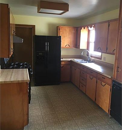 Kitchen comes with all appliances