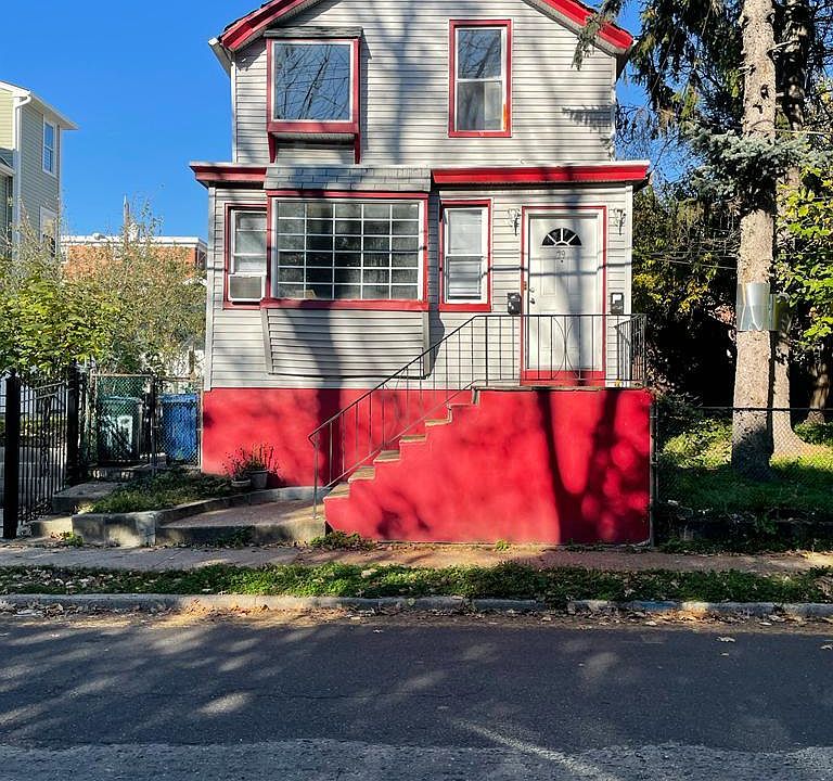1st image of 81 Washington Ave #2