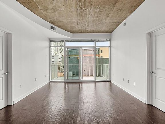 4th image of 250 Pharr Rd #409