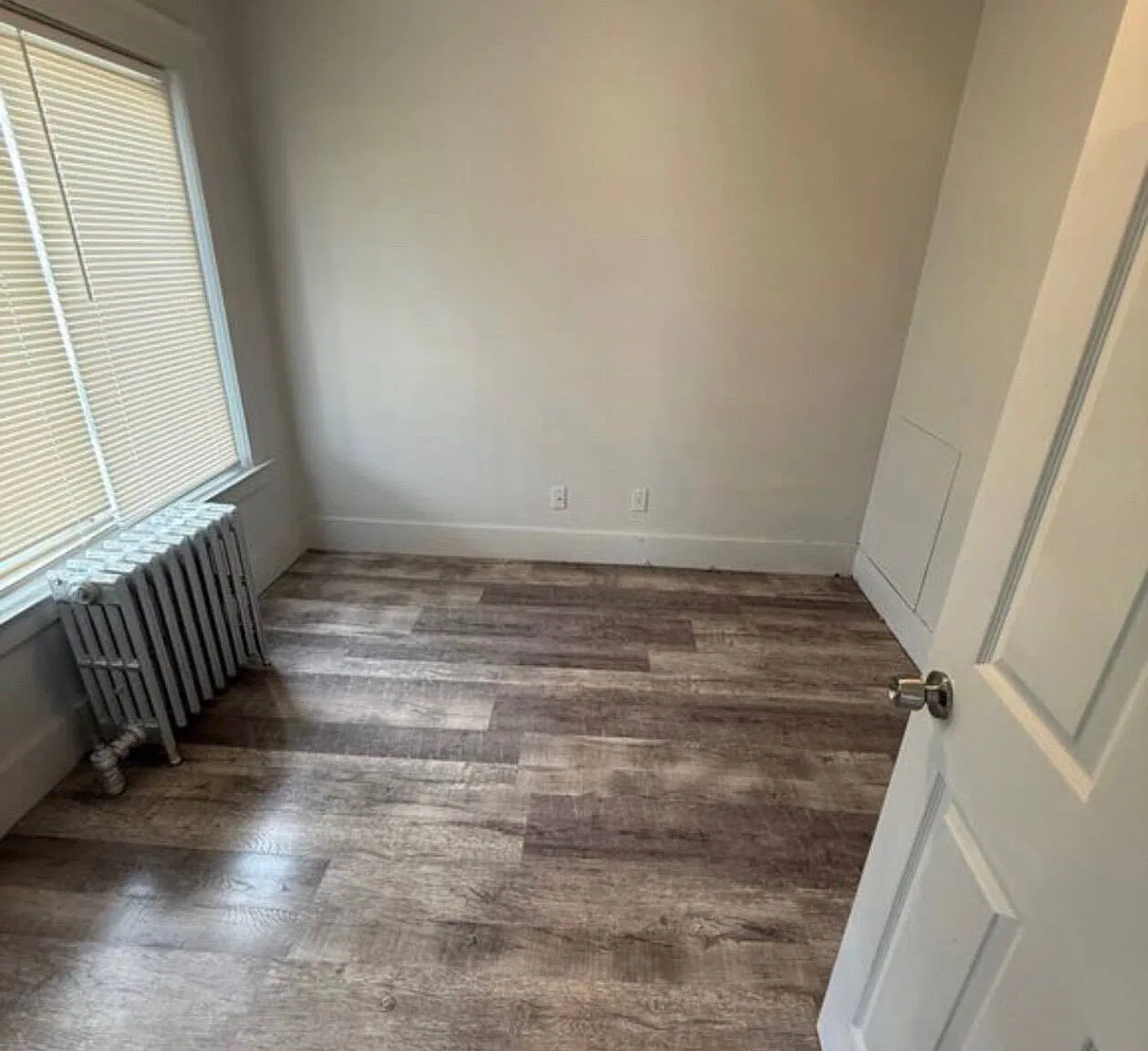 1616 Chandler Ave — Photo 4