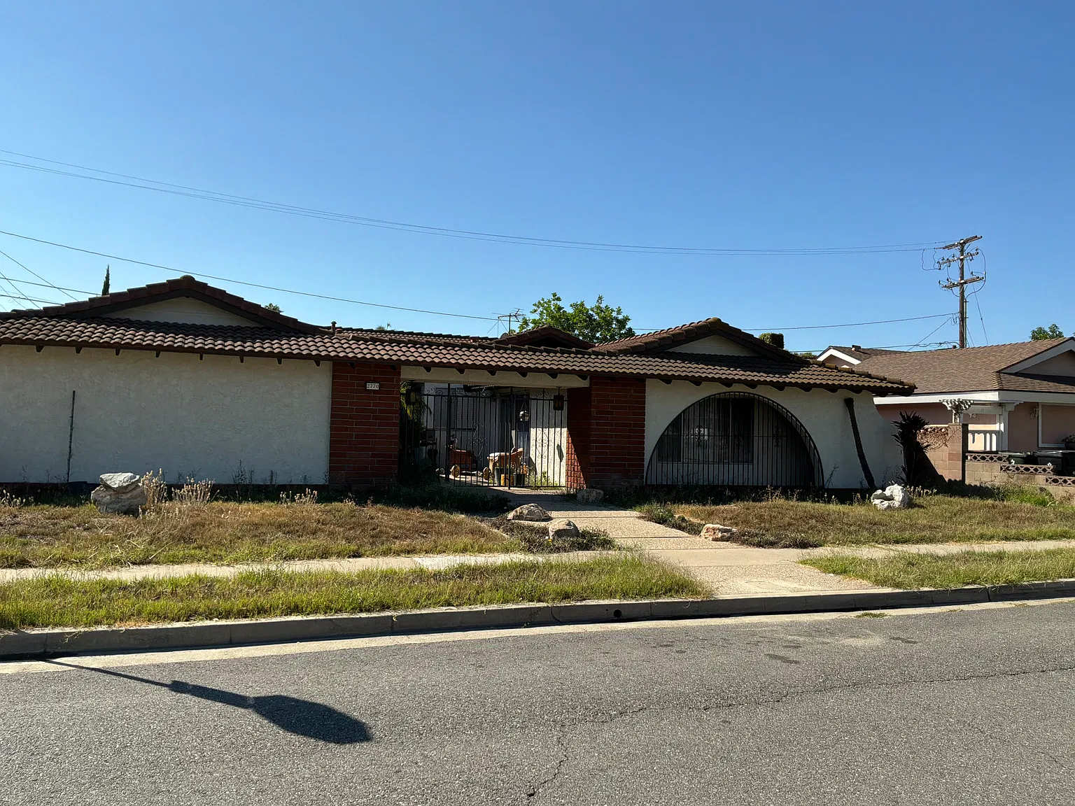 2 bed, 1400 sqft, $3,300 — Photo 2