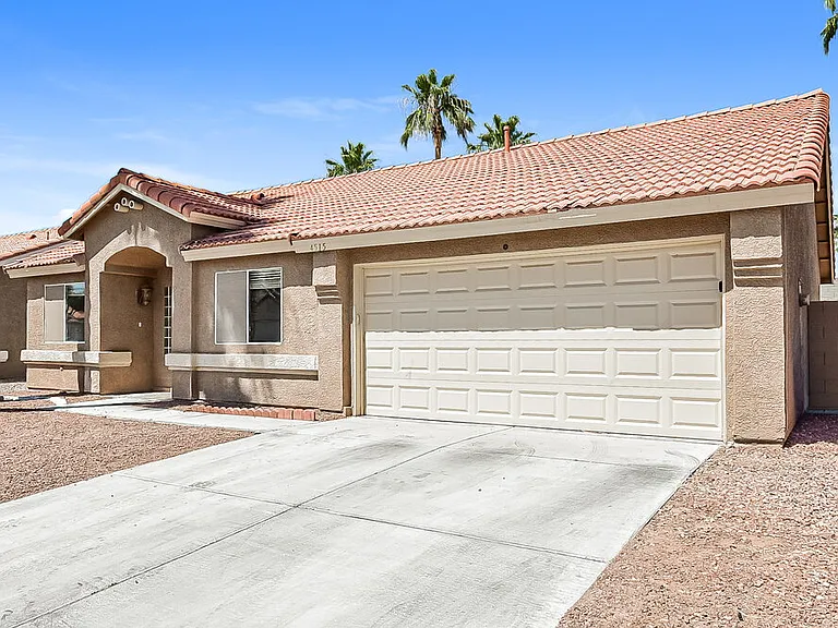 4515 Shannon Jean Ct — Photo 3