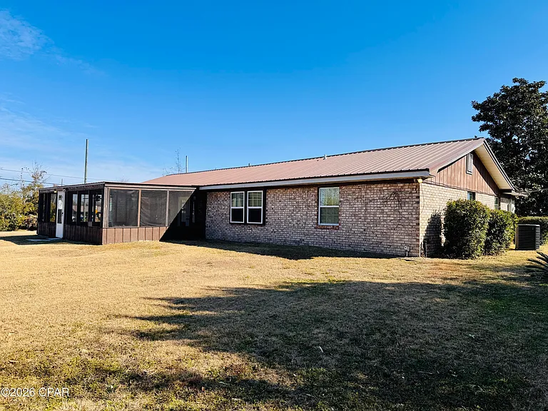163 Lauren Ln — Photo 2