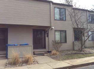 1474 Ward Dr, Fenton, MI 48430