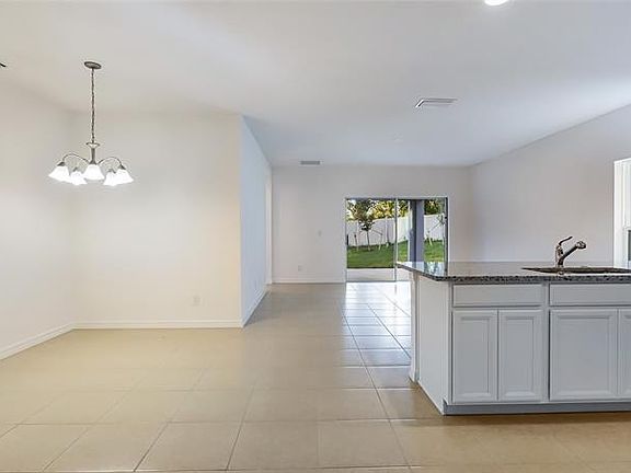 3rd image of 9450 Oglethorpe Dr