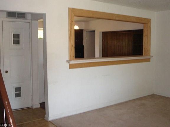 4th image of 4736 Deerfield Ln