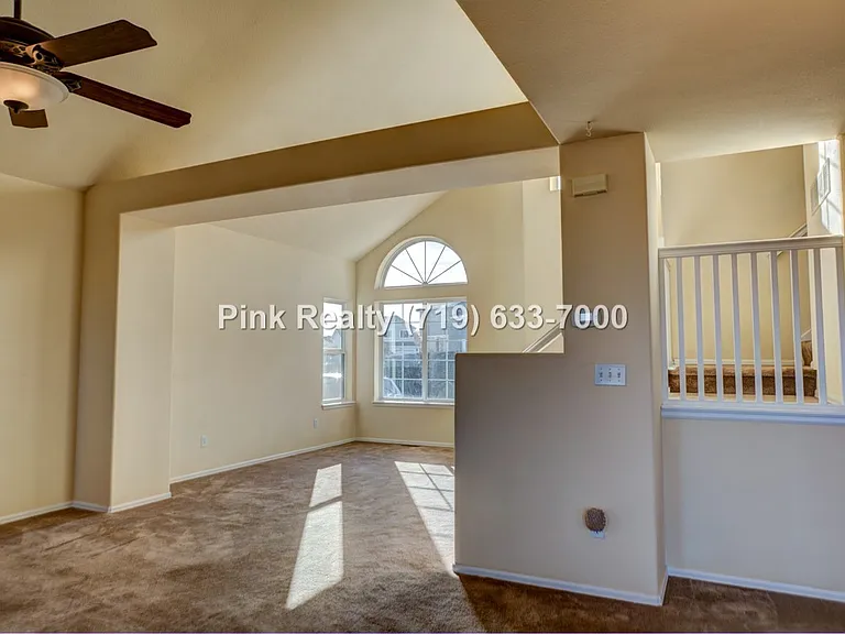 985 Ridgebury Pl — Photo 8