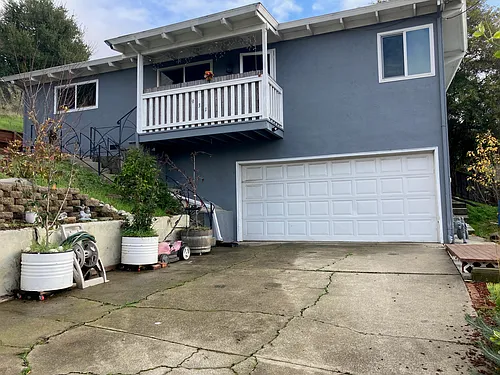 931 Douglas St Photo 1
