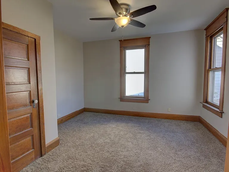 514 S Clark St — Photo 26