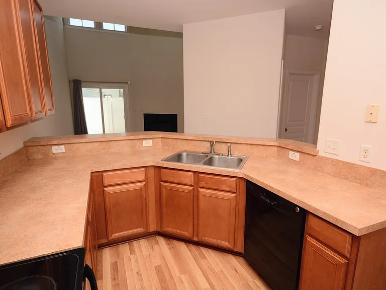5062 Glen Canyon Dr — Photo 22