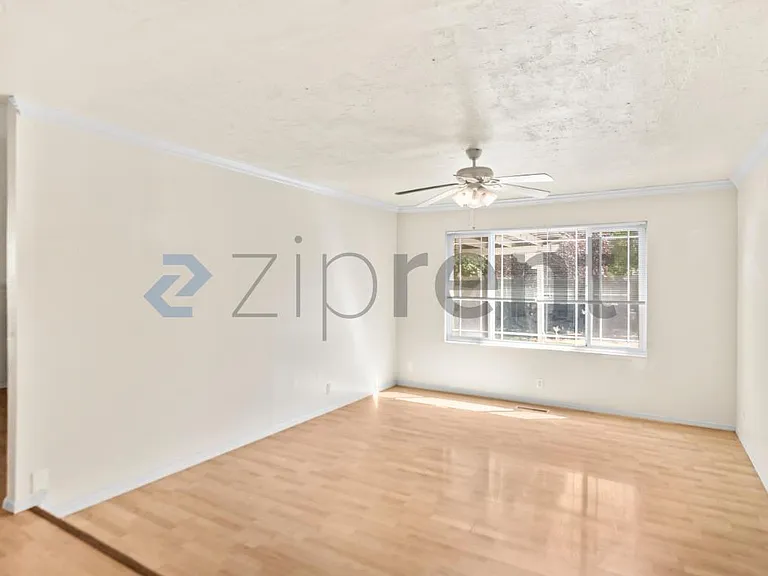 669 Shirecrest Ct — Photo 7