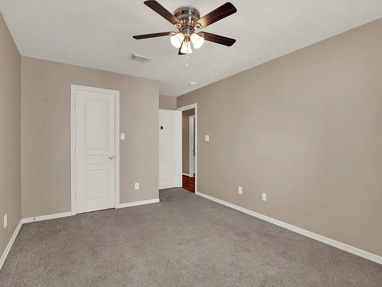 1524 Birdsall St — Photo 37