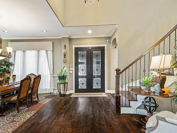 4th image of 6273 Claridge Ln