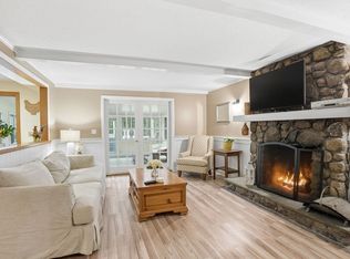 27 Bennett Rd, Rochester, MA 02770
