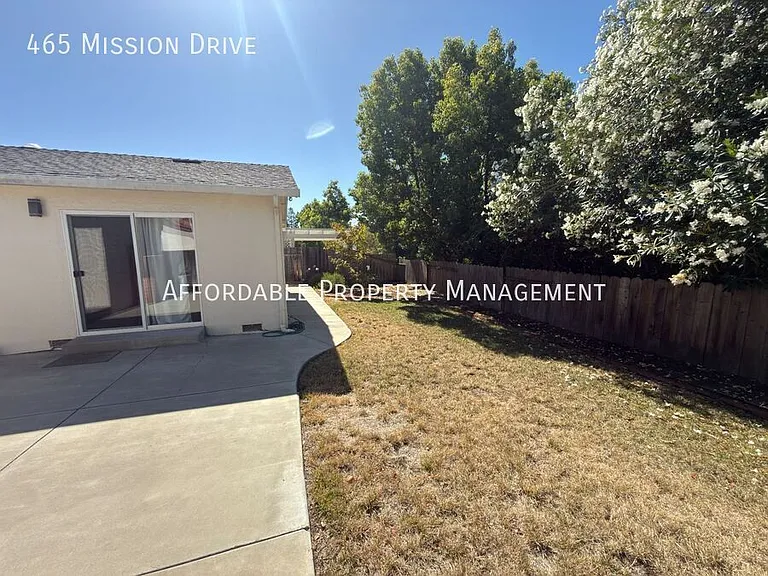 465 Mission Dr — Photo 25