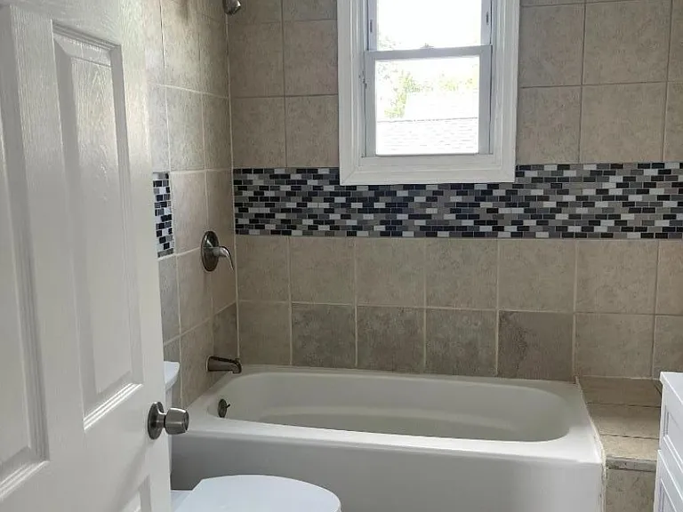 826 E Curtis St #2 — Photo 7
