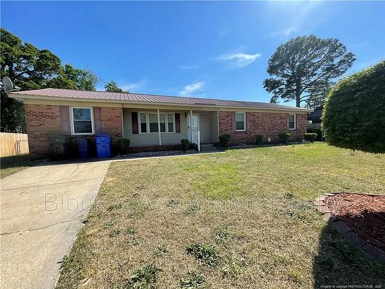 1927 Shiloh Dr — Photo 3