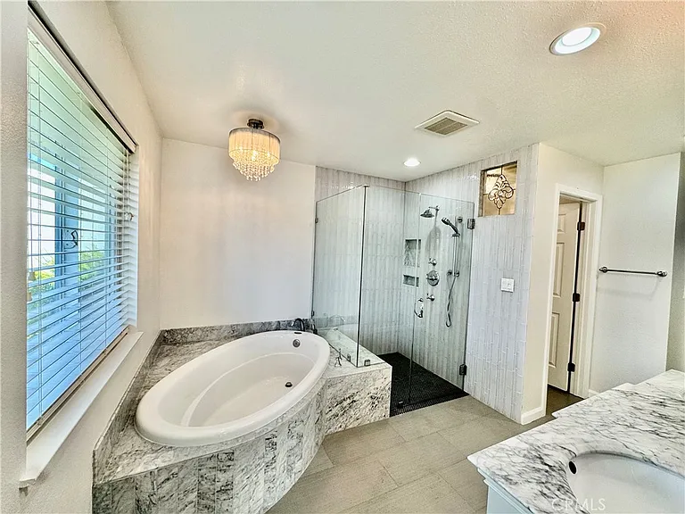18572 Avolinda Dr — Photo 37