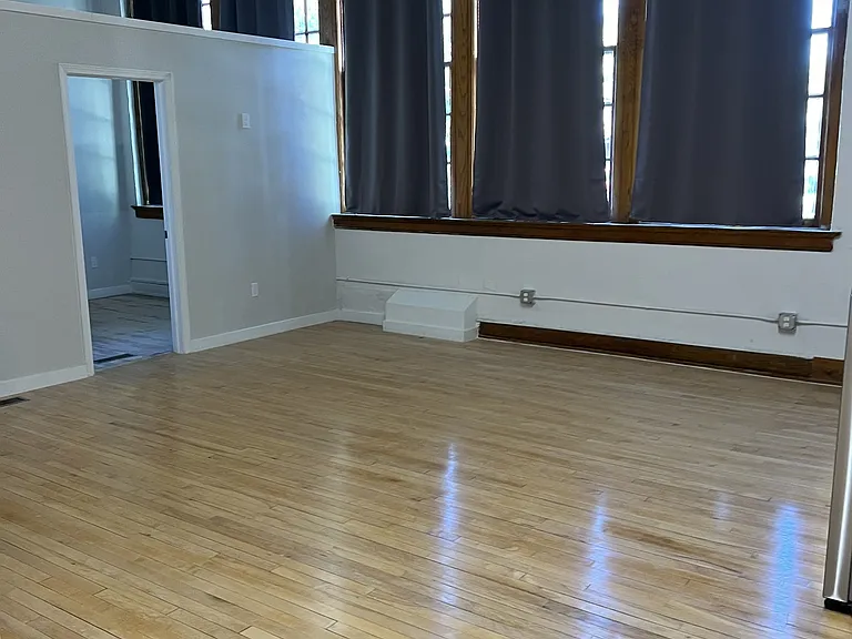 411 Clayton St — Photo 8