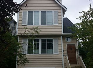 525 N 76th St, Seattle, WA 98103