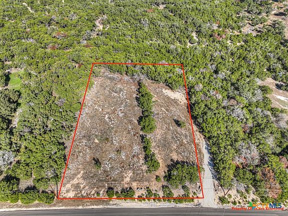4th image of 911 Flaman Rd