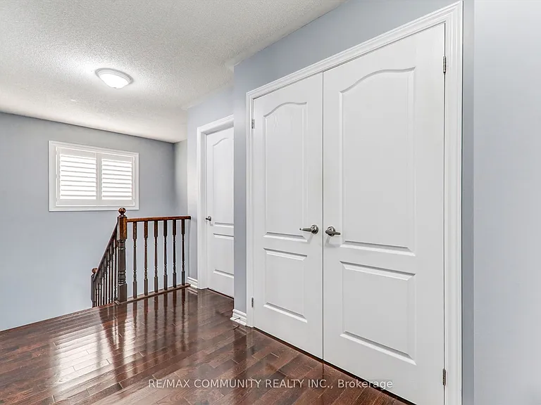 79 McRoberts Cres — Photo 17