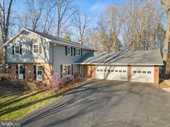 7377 Stuart Cir, Warrenton, VA 20187