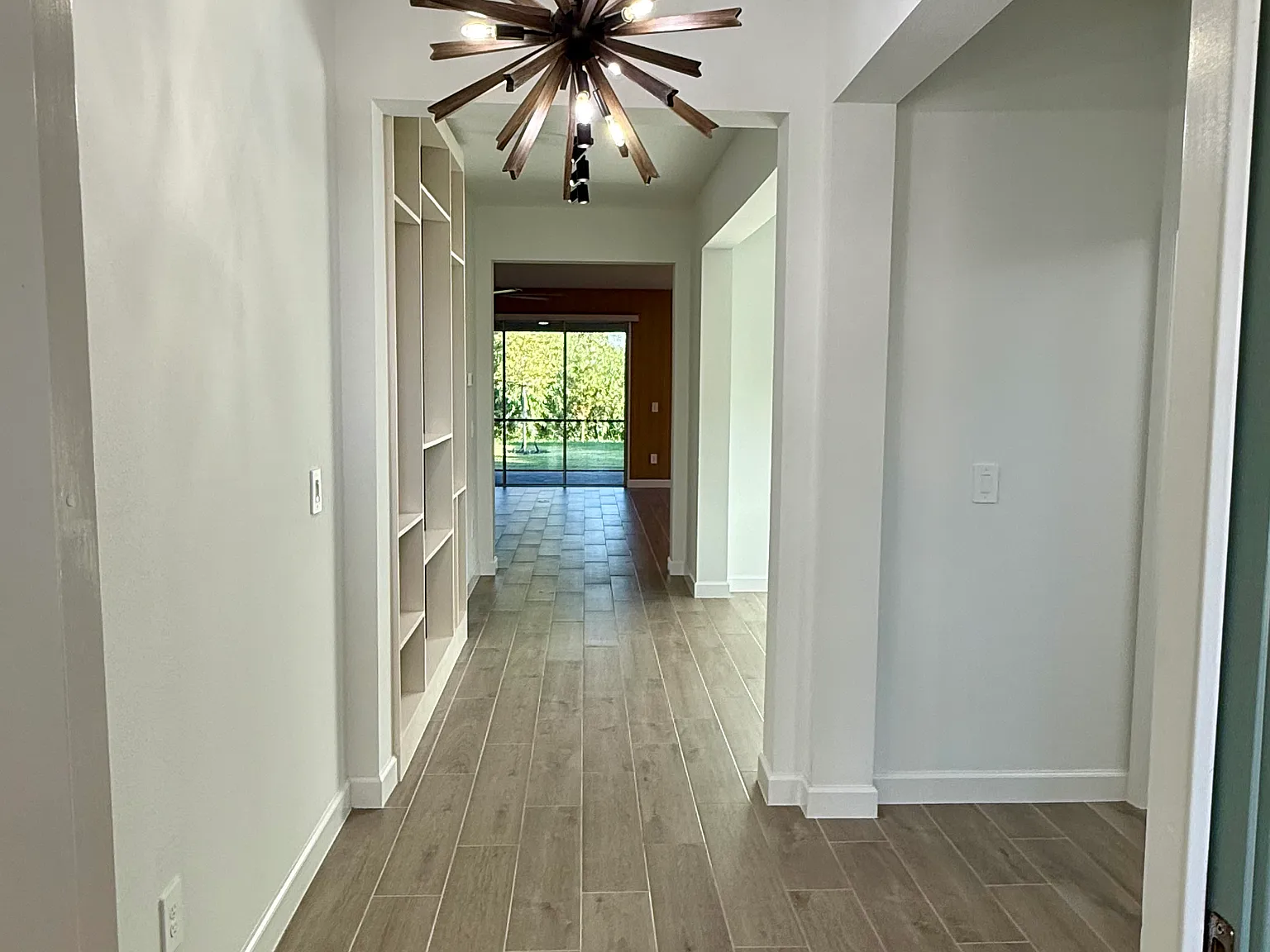 2 bed, 1956 sqft, $3,000 — Photo 4